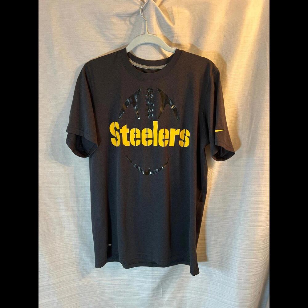 Nike Steelers T-shirt Men’s size Medium